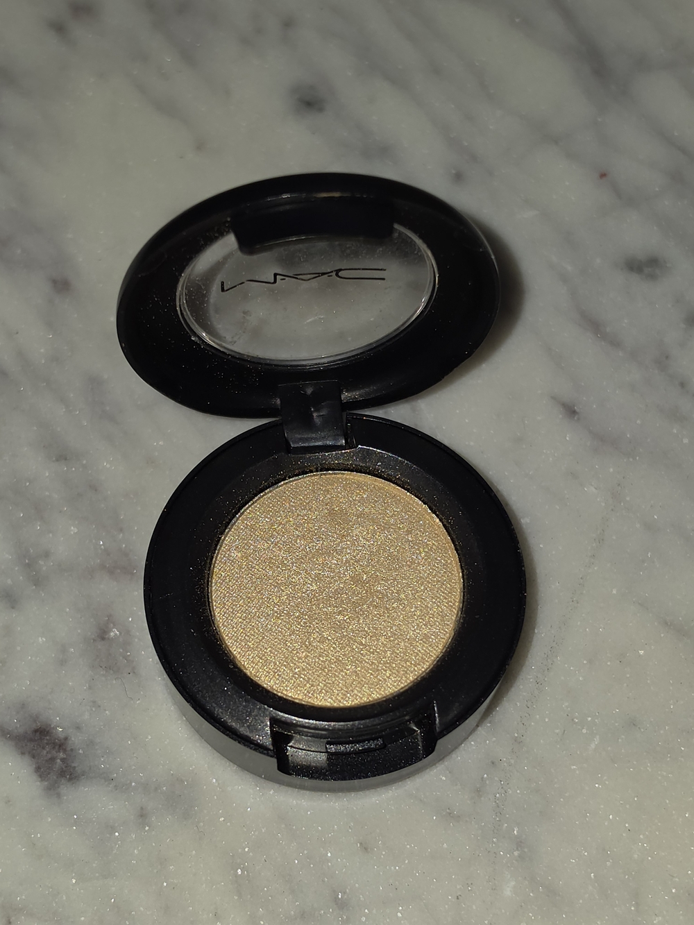LIMITED EDITION MAC Cosmetics Eyeshadow Single- "DREAMMAKER"